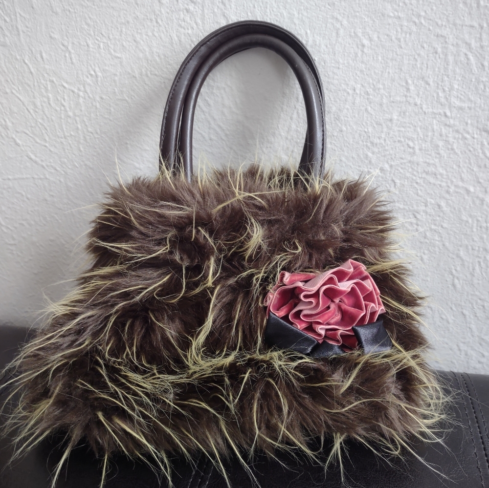 Vintage Y2K Gioe Brown Shaggy Faux Fur Top Handle Small Handbag with Pink Flower - Picture 8 of 9